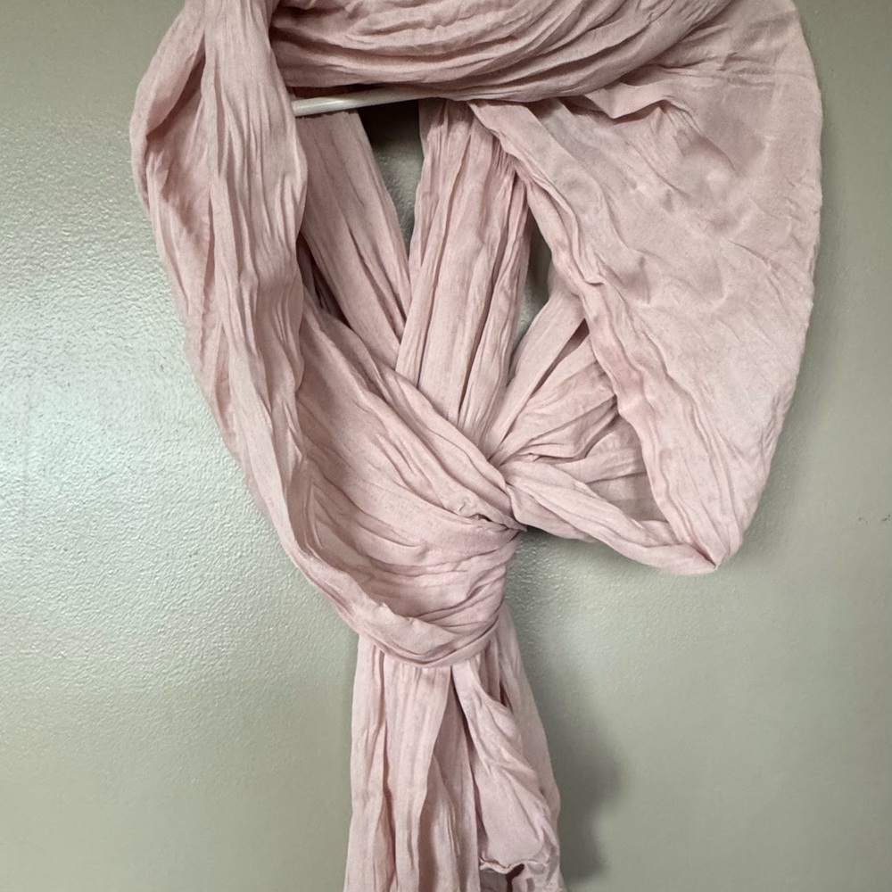NWOT Elegant Long & Wide Soft Pink Scarf Wrap Crinkle Style w/ Minor Callouts - Picture 1 of 8